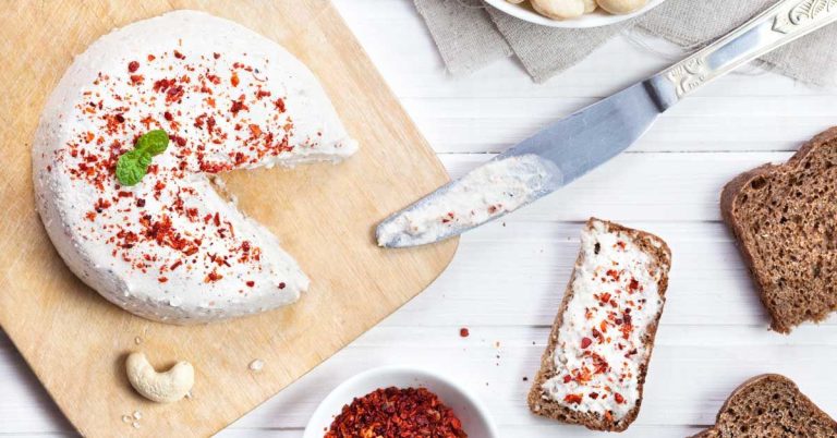 Una guida al formaggio vegano: qual è la migliore opzione senza latticini?