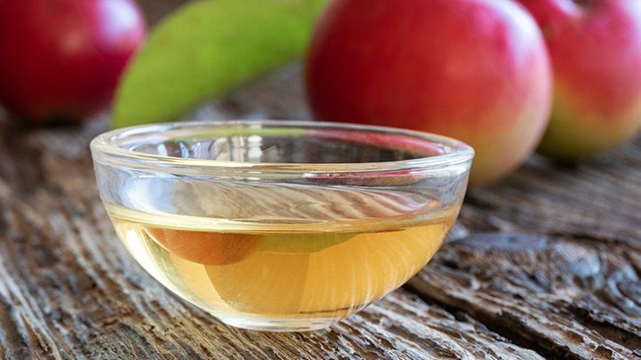 8 benefici per la salute dell'aceto di mele (e cosa dice la ricerca)