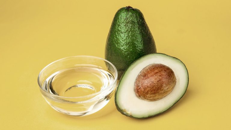 Il modo più sicuro per conservare gli avocado tagliati ed evitare che si scuriscano