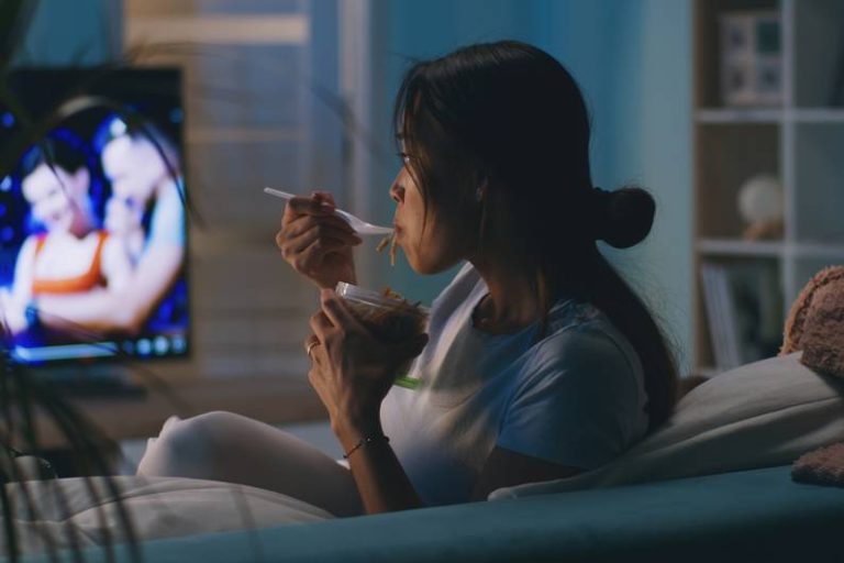 Difficoltà ad addormentarsi?  Potrebbe essere dovuto a questi sei errori nutrizionali