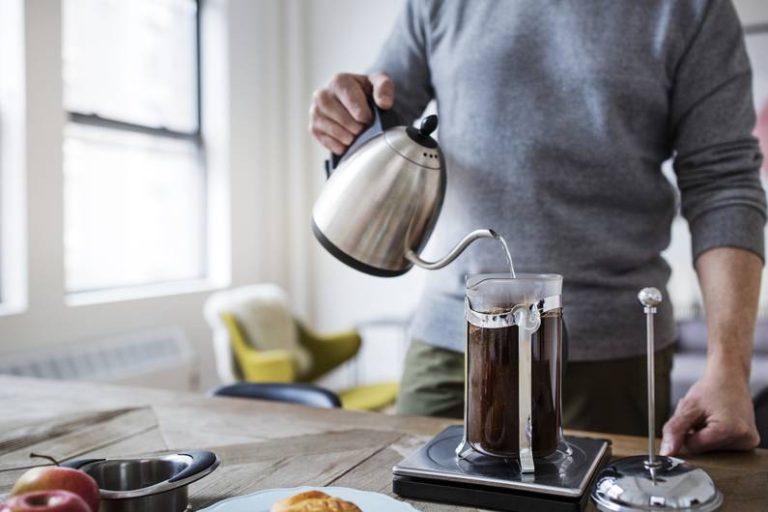 French press, portafiltro o filtro?  Professional rivela a cosa bisogna prestare attenzione quando si prepara il caffè