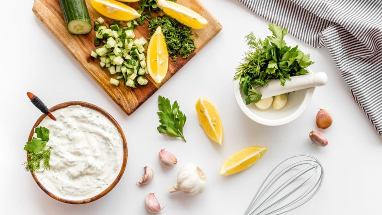 Hai dello yogurt?  10 ricette ricche di proteine ​​per aiutarti a completare il contenitore