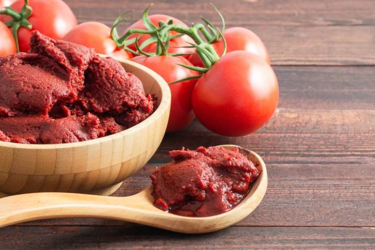 Mangia concentrato di pomodoro ogni giorno: ecco come reagisce positivamente la tua pelle