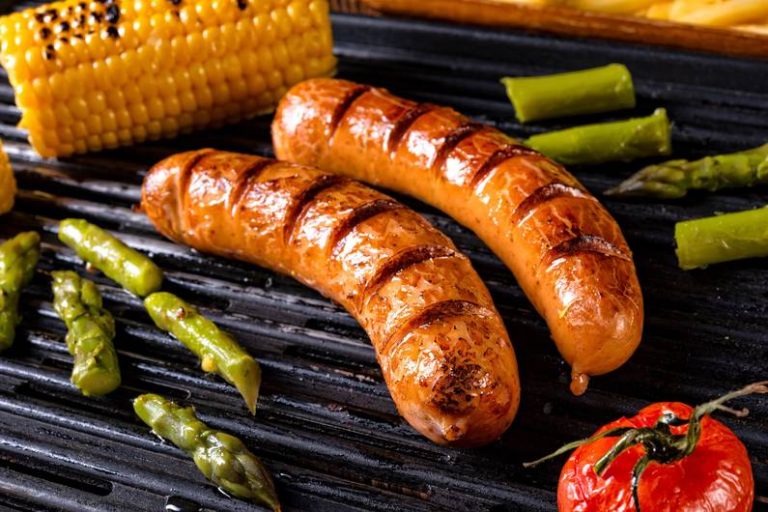 Attenzione, grillisti amatoriali!  Molte salsicce vegane non superano l'ÖKO-TEST