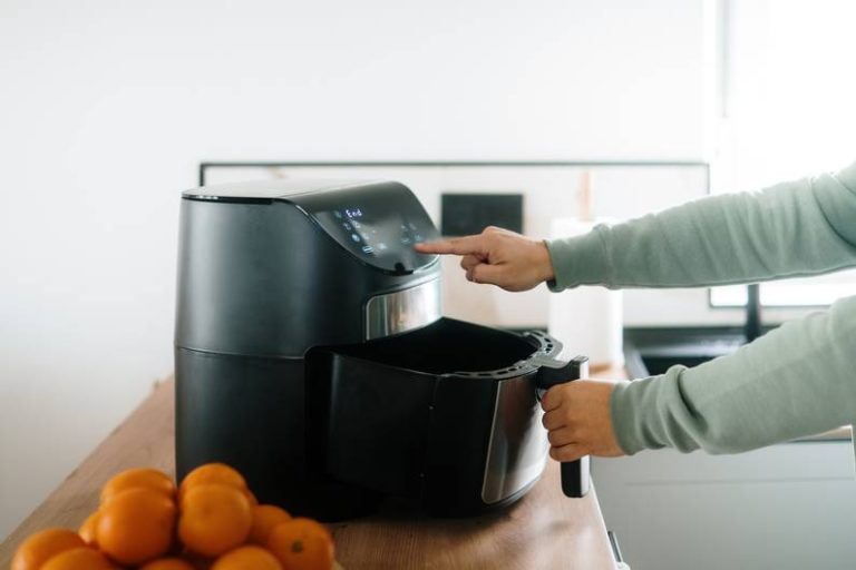 Stai attento, friggitrice!  Non dovresti cuocere questi cibi al suo interno