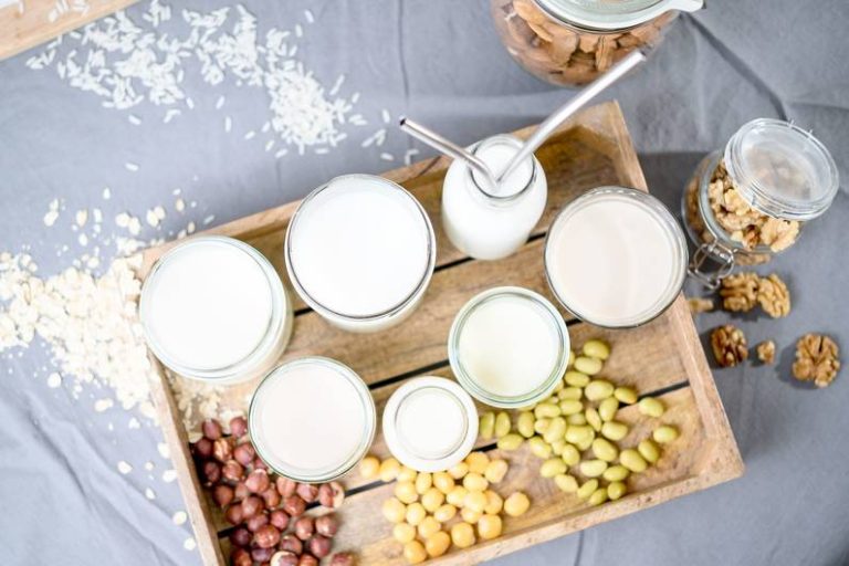 Avena, latte, soia?  Questa bevanda a base vegetale ha il minor numero di calorie