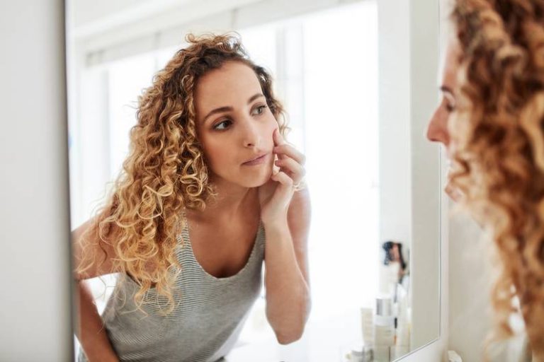 Il dermatologo rivela: ecco come il glutine influisce sulla pelle