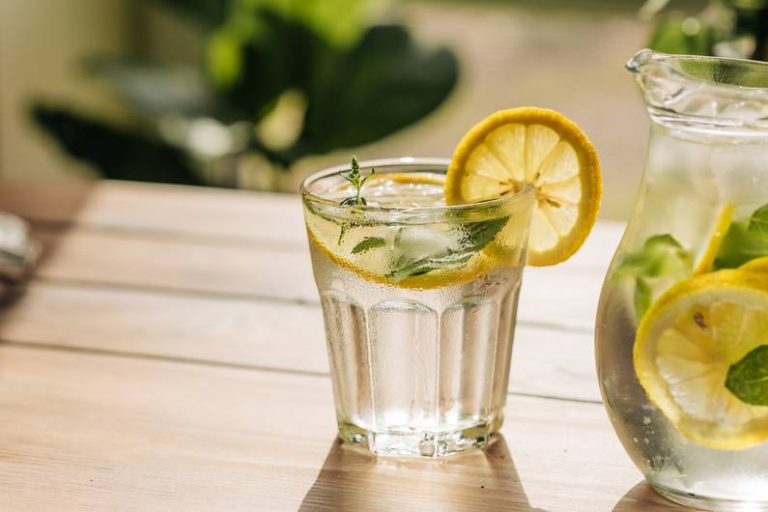 Importante quando fa caldo: con questo trucco puoi bere abbastanza acqua in estate