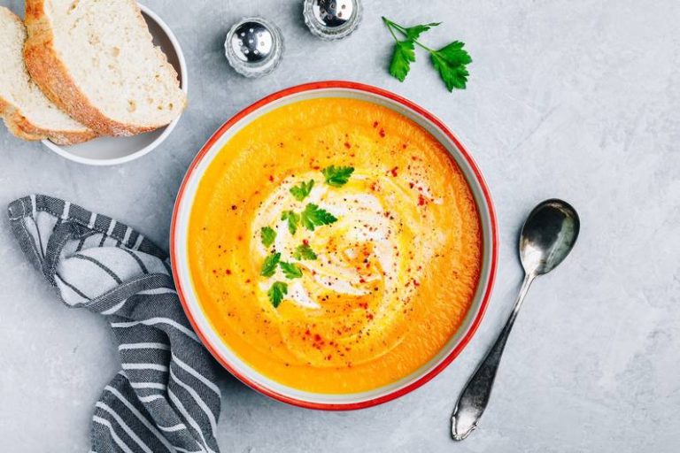 Lasciare cadere i chili: ecco come si perde peso con la dieta delle zuppe