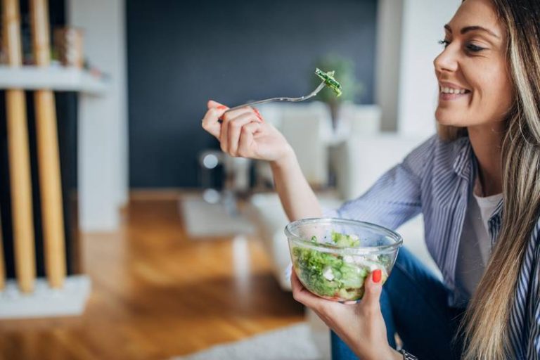 Vero superalimento: ecco cosa succede al tuo corpo quando mangi cetrioli ogni giorno