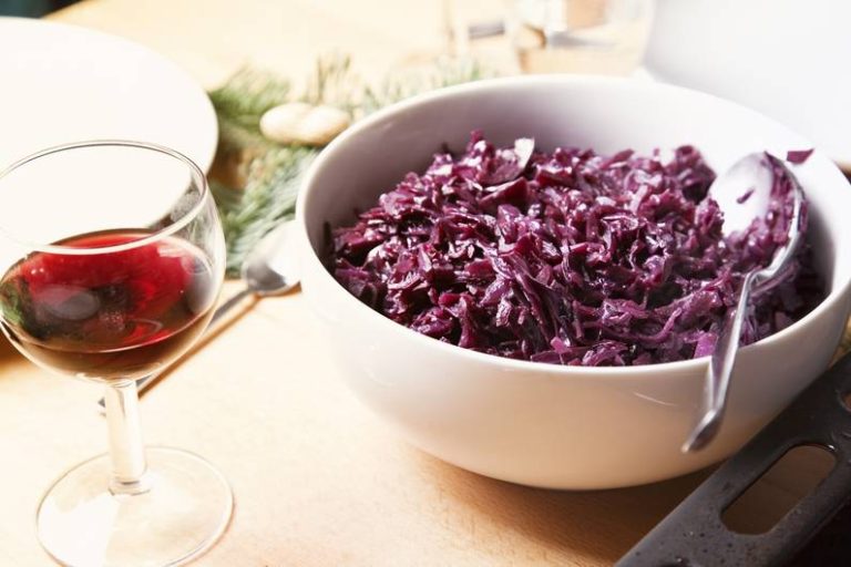 Due ingredienti segreti: questo rende il cavolo rosso ancora più gustoso a Natale