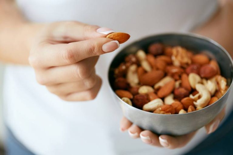 Ecco quante noci dovresti mangiare al giorno