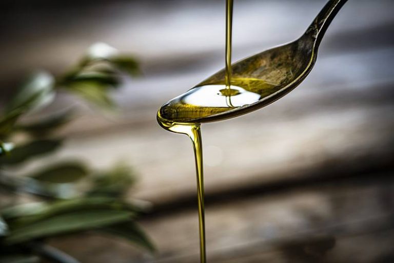 Per colazione: dovresti prendere un cucchiaio di questo olio al mattino