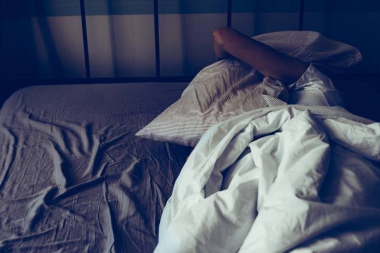 Di notte: 7 cibi non ti lasciano dormire bene