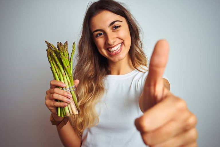 Food primaverile: questo accade quando si mangia spesso gli asparagi