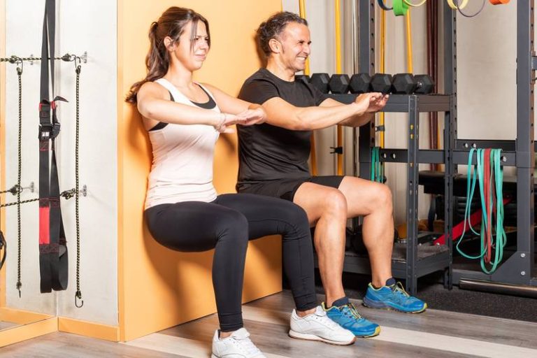 Ecco come il muro rafforzerà le cosce e aumenterà la resistenza