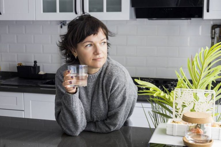 Importante in estate: un semplice test rivela se hai bevuto abbastanza acqua