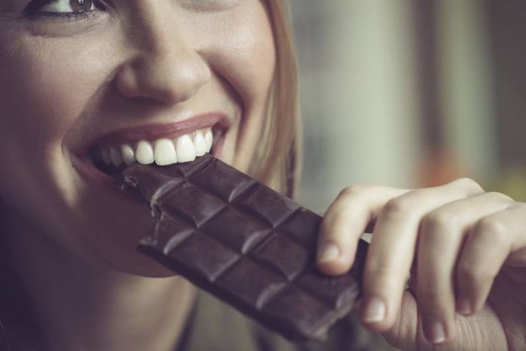 Questo succede con il tuo corpo quando mangi il cioccolato ogni giorno