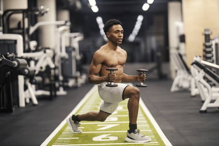 Costruisci i muscoli con una sola frase per esercizio: ecco come funziona