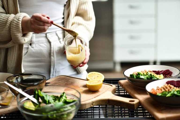 Medicazioni insalate salutari: 5 ricette per farlo da solo