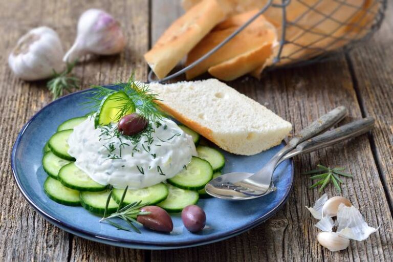 Distribuita greca bianca: ricetta semplice con feta